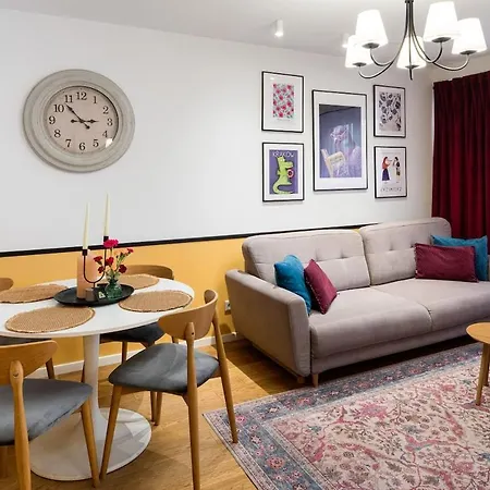 Tomasza 25 2 Apartament *